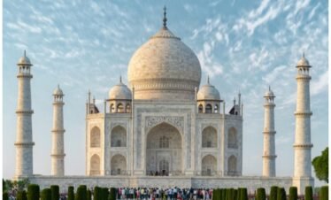 Luxury Taj Mahal Tour with 5-Star Hotel Stay